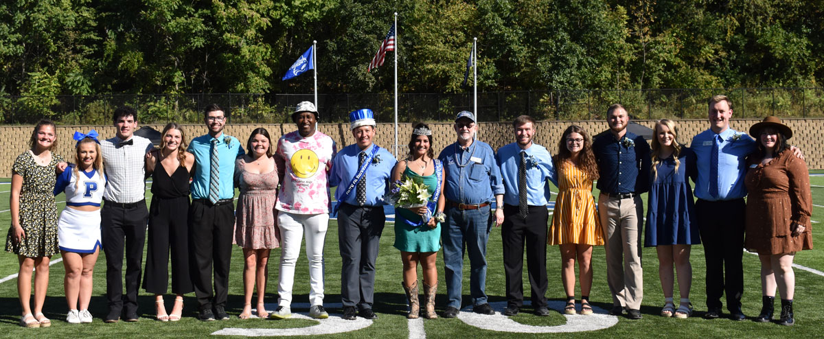 homecoming court participants