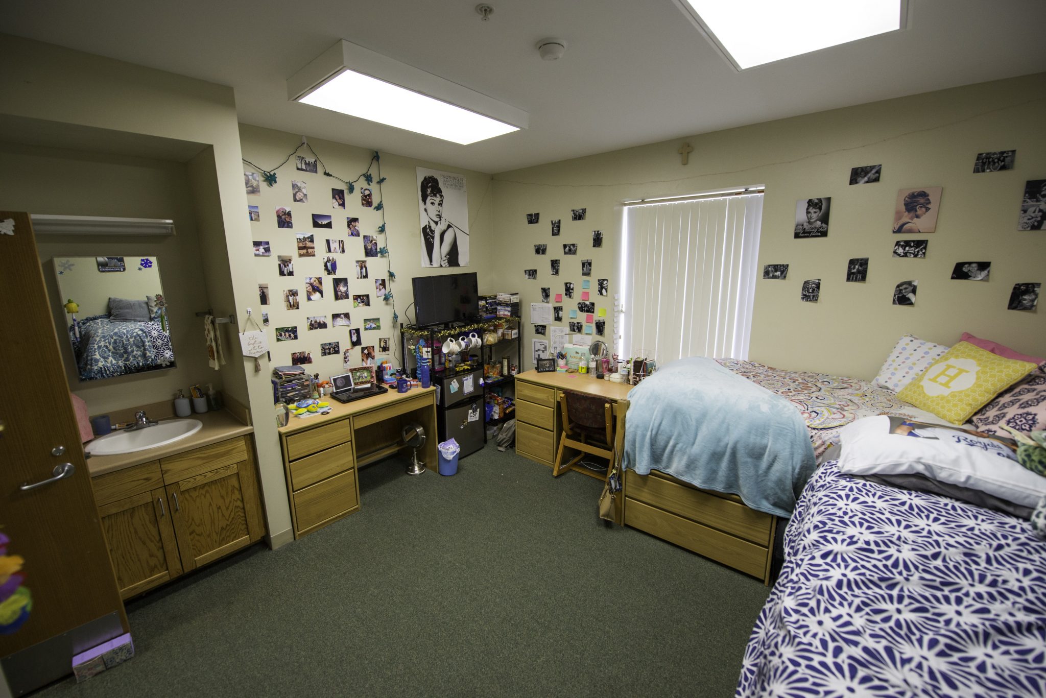 Another view of a Morgan dorm room